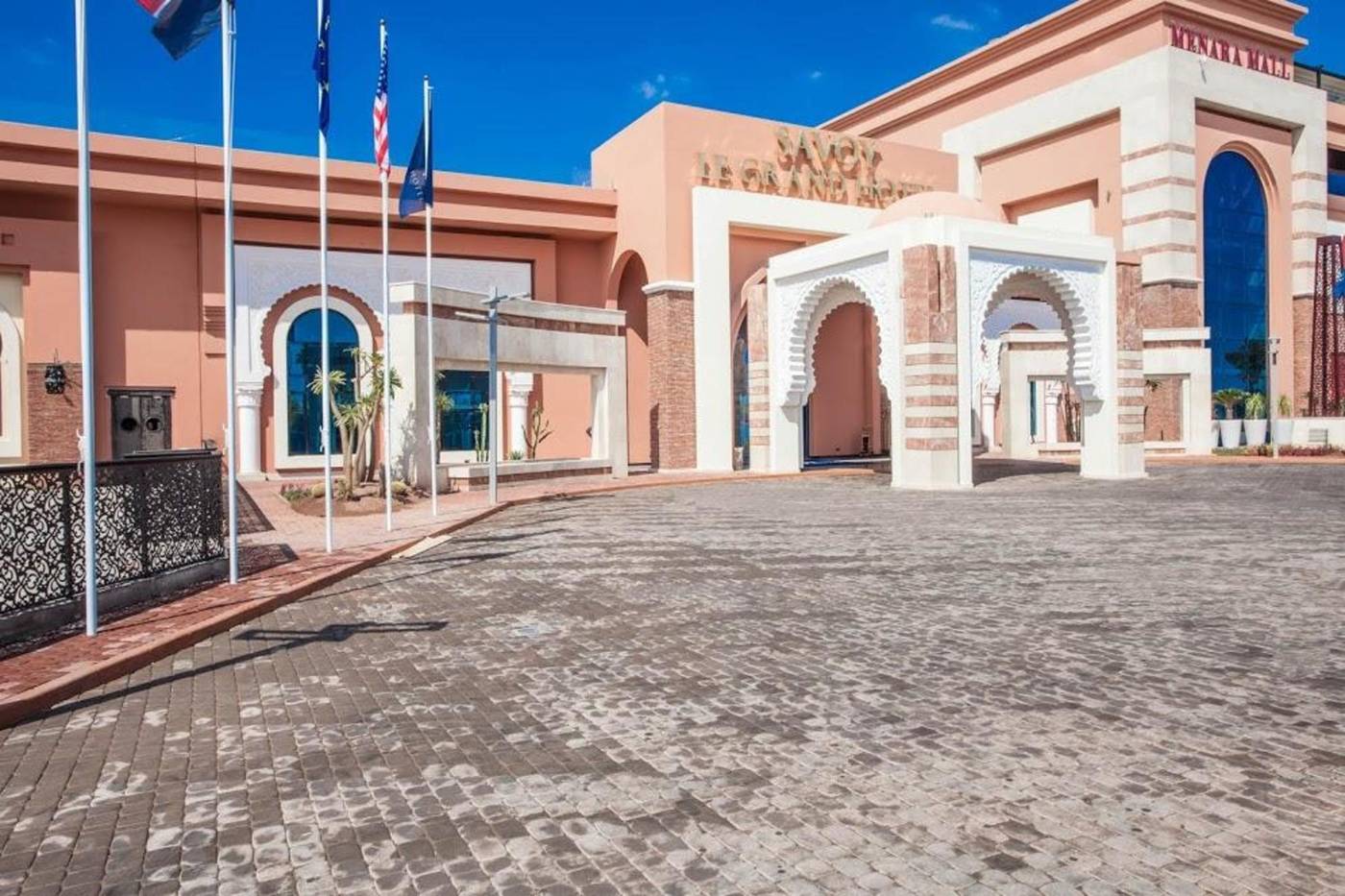 Savoy-Le-Grand-Hotel-General-view-7