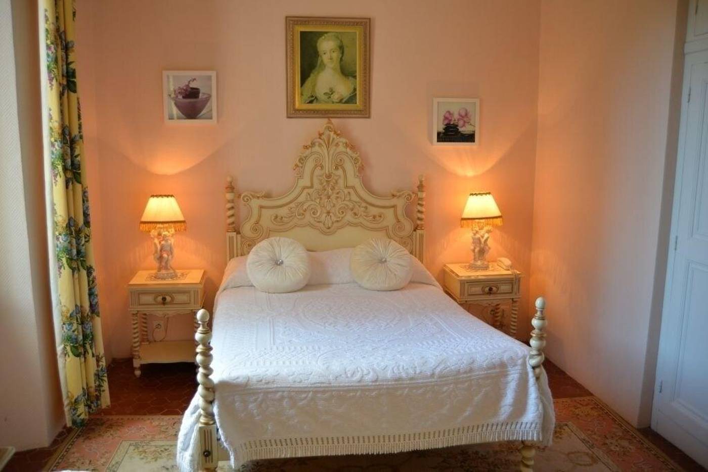 Chateau-de-Mei-Lese-Room-66