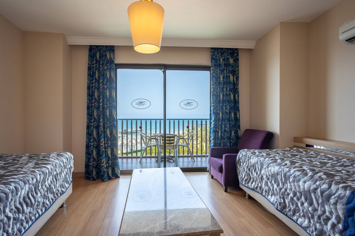 Quatro Famıly Club Dem