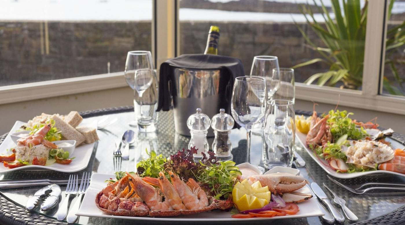 Cobo-Bay-Hotel-Restaurant-35