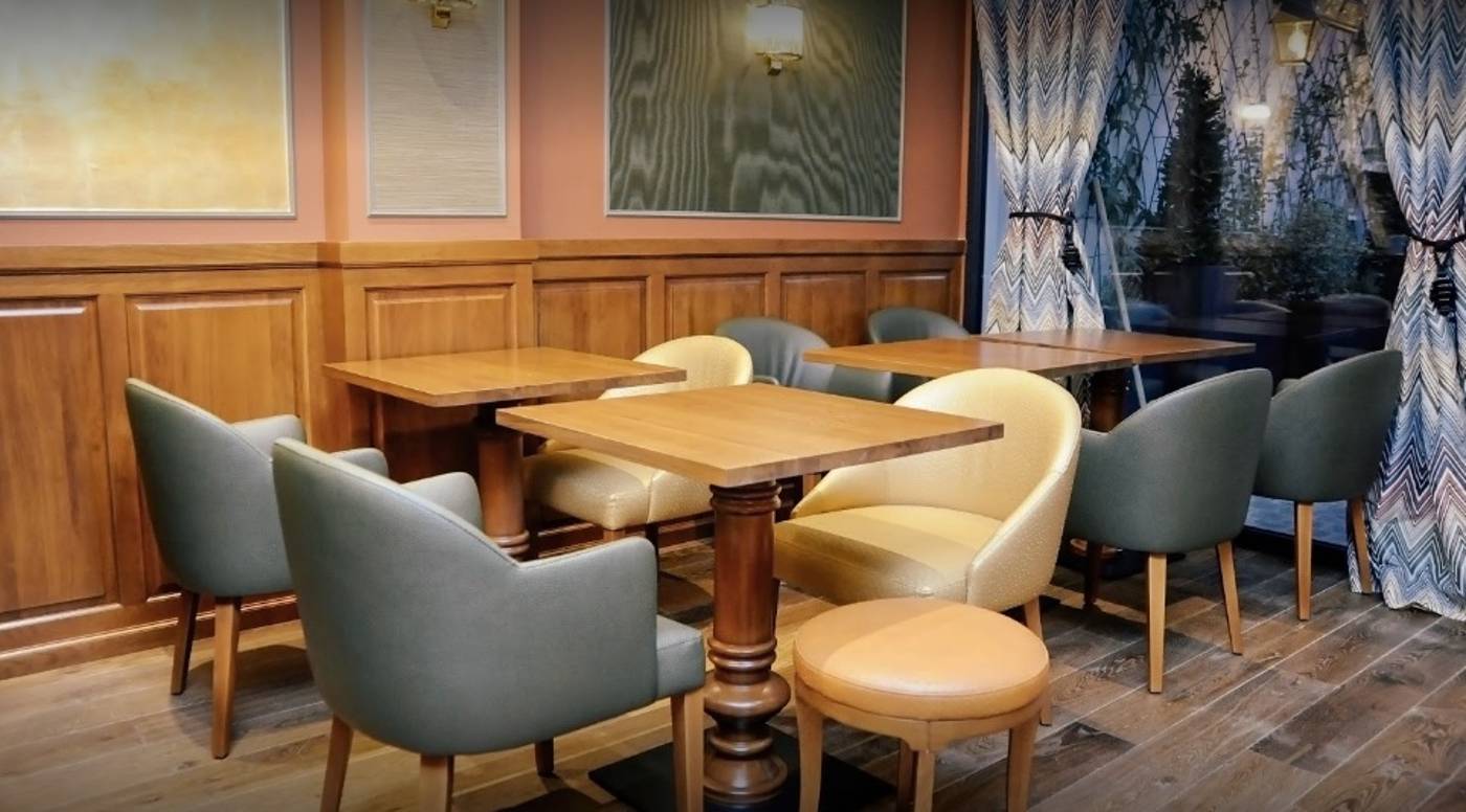 Mom-Art-Hotel-Lobby-6