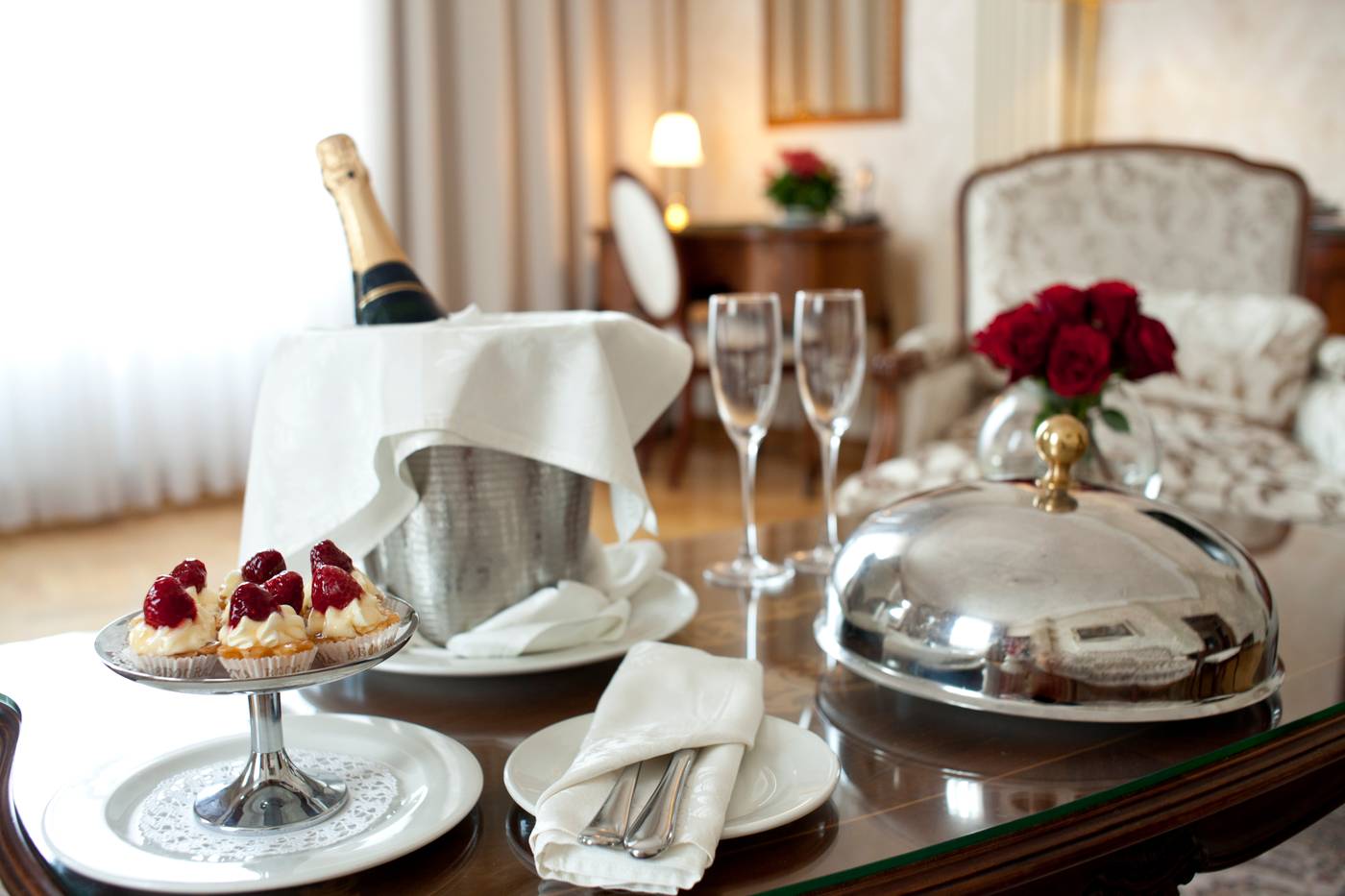 Moskva-Serbia-BELGRADE-Room-9