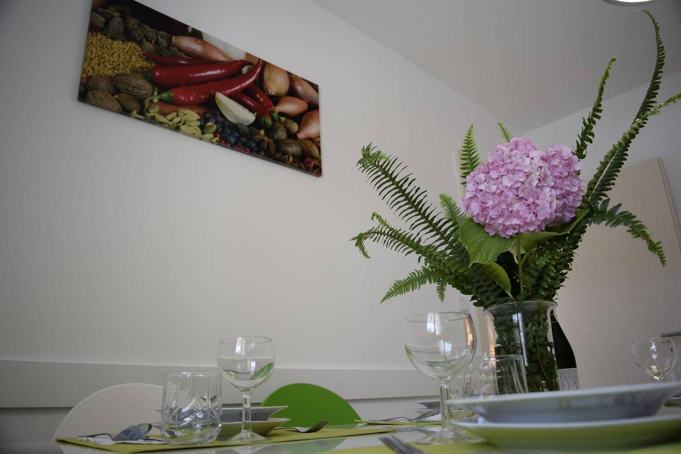 Jele-Rooms-Restaurant-40