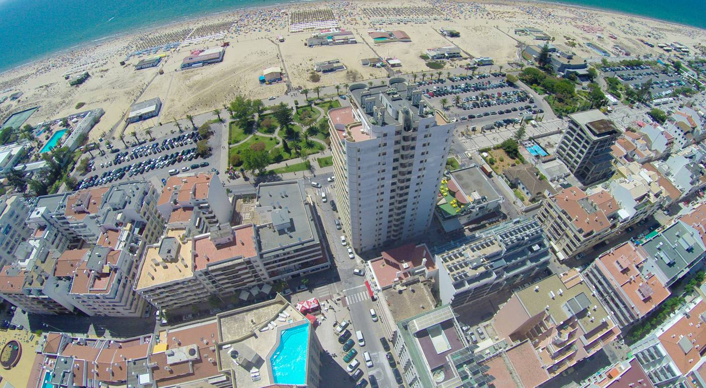 Baia-de-Monte-Gordo-General-view-31