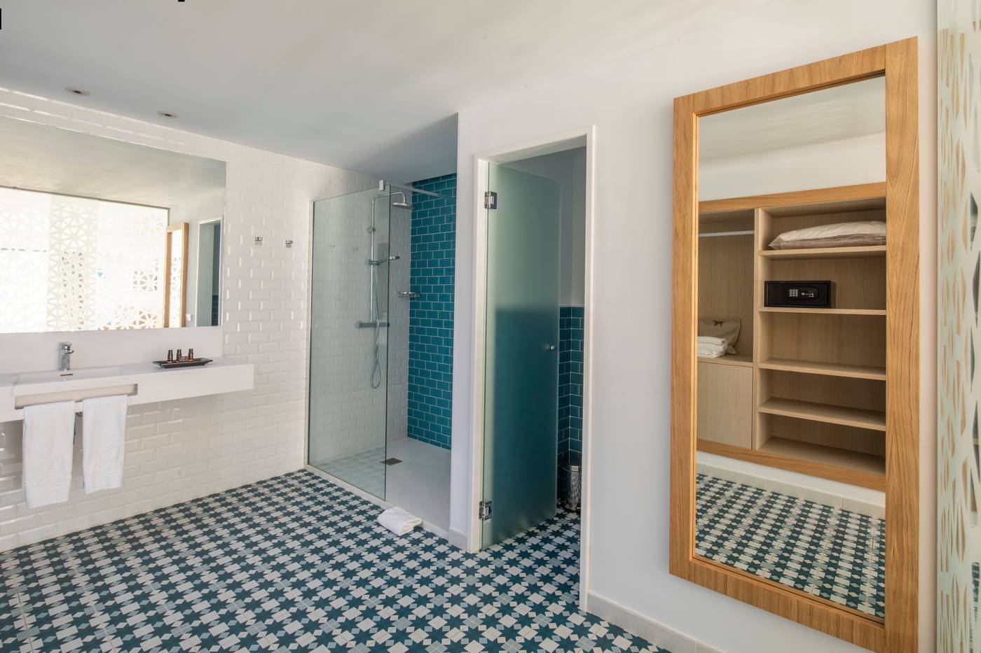 Oasis-Lanz-Beach-Mate-Room-40