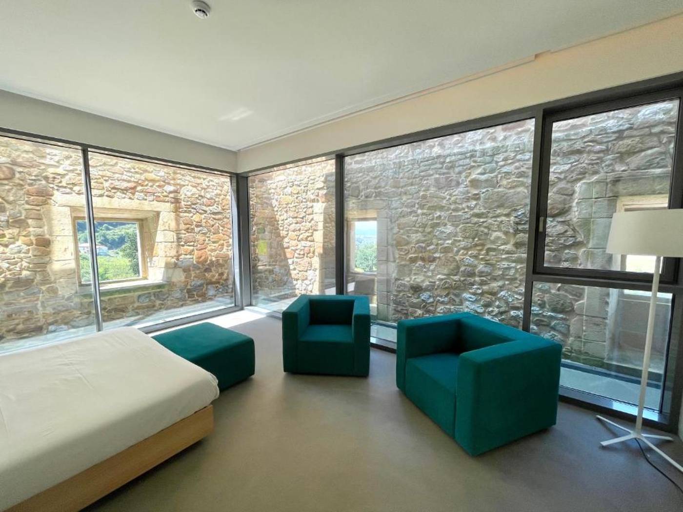 Pico Velasco-Spain-Carasa, Voto-Room-10