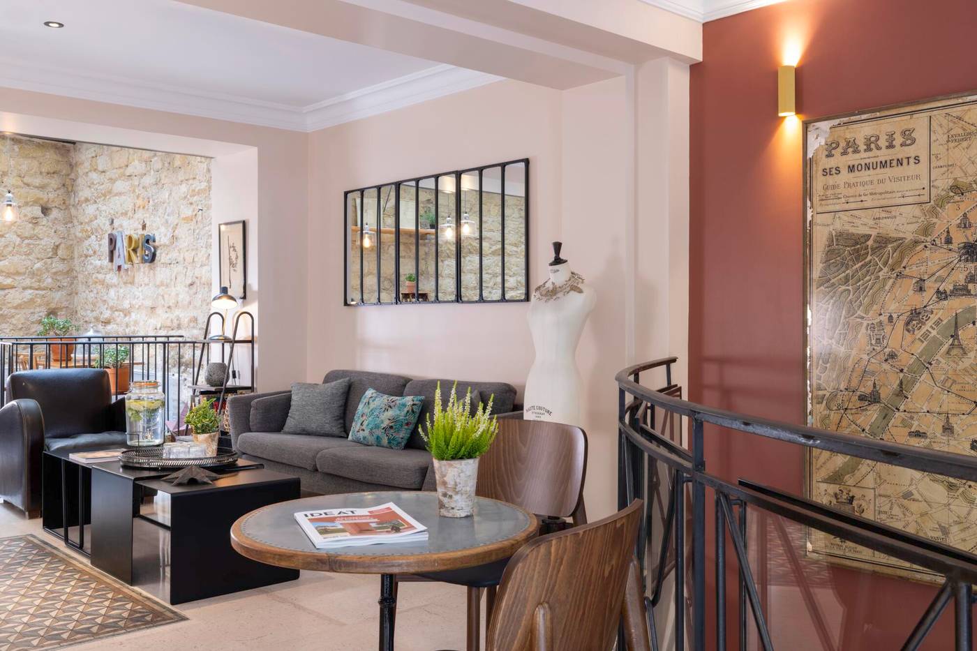 Maxim-Quartier-Latin-Lobby-12