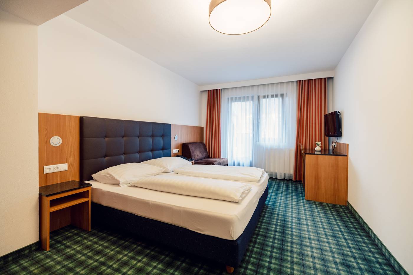 Bon Alpina-Austria-INNSBRUCK-IGLS-Room-6
