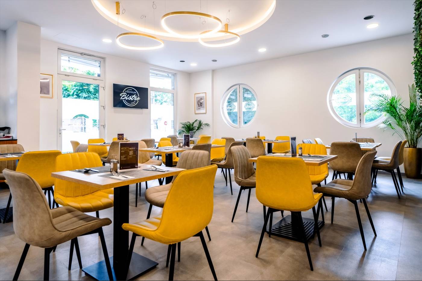 Premium-Apartment-House-Restaurant-9