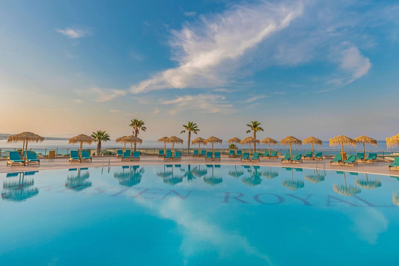 Kresten-Royal-Euphoria-Resort-Pool-15