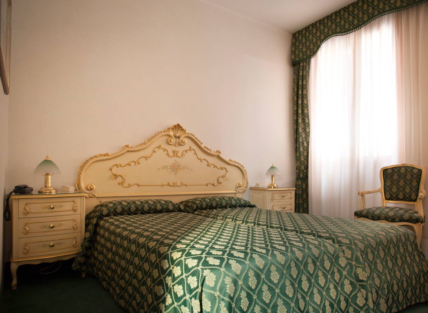 Commercio-e-Pellegrino-Room-5