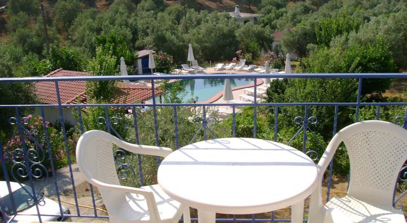 Diamantis-Studios-Room-9