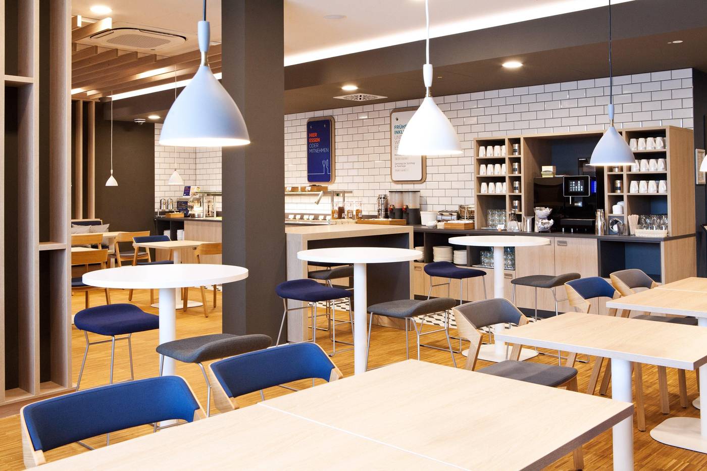 Holiday-Inn-Express-Munich---Olympiapark-Restaurant-13