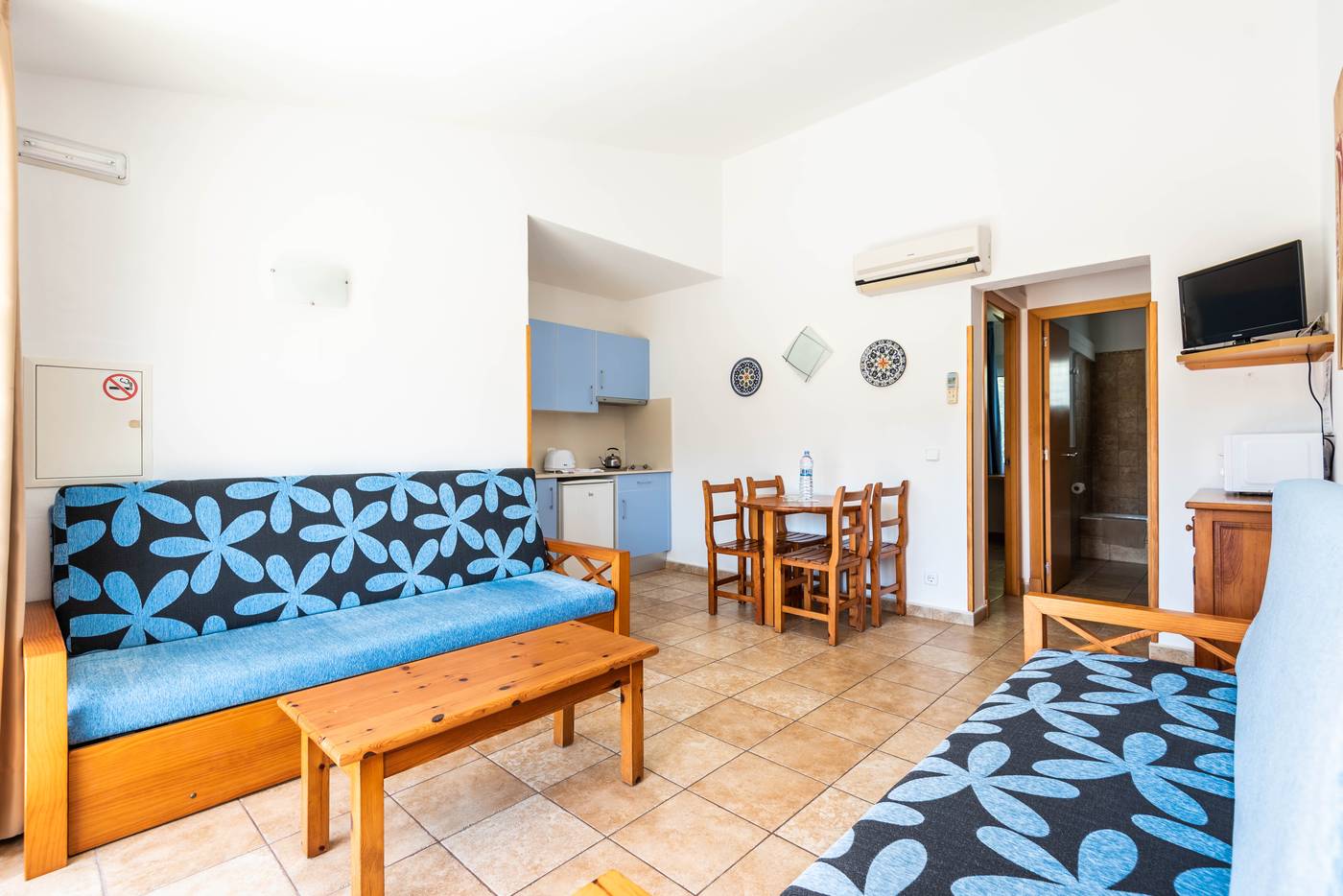 Galdana-Gardens-Apartments-Room-36