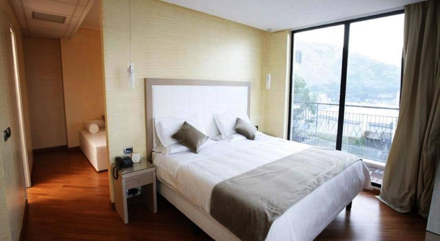 Villa-Esperia-Room-28