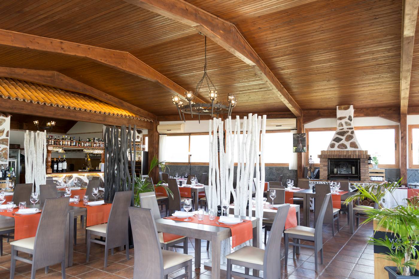 Melva-suite-hotel-Restaurant-40