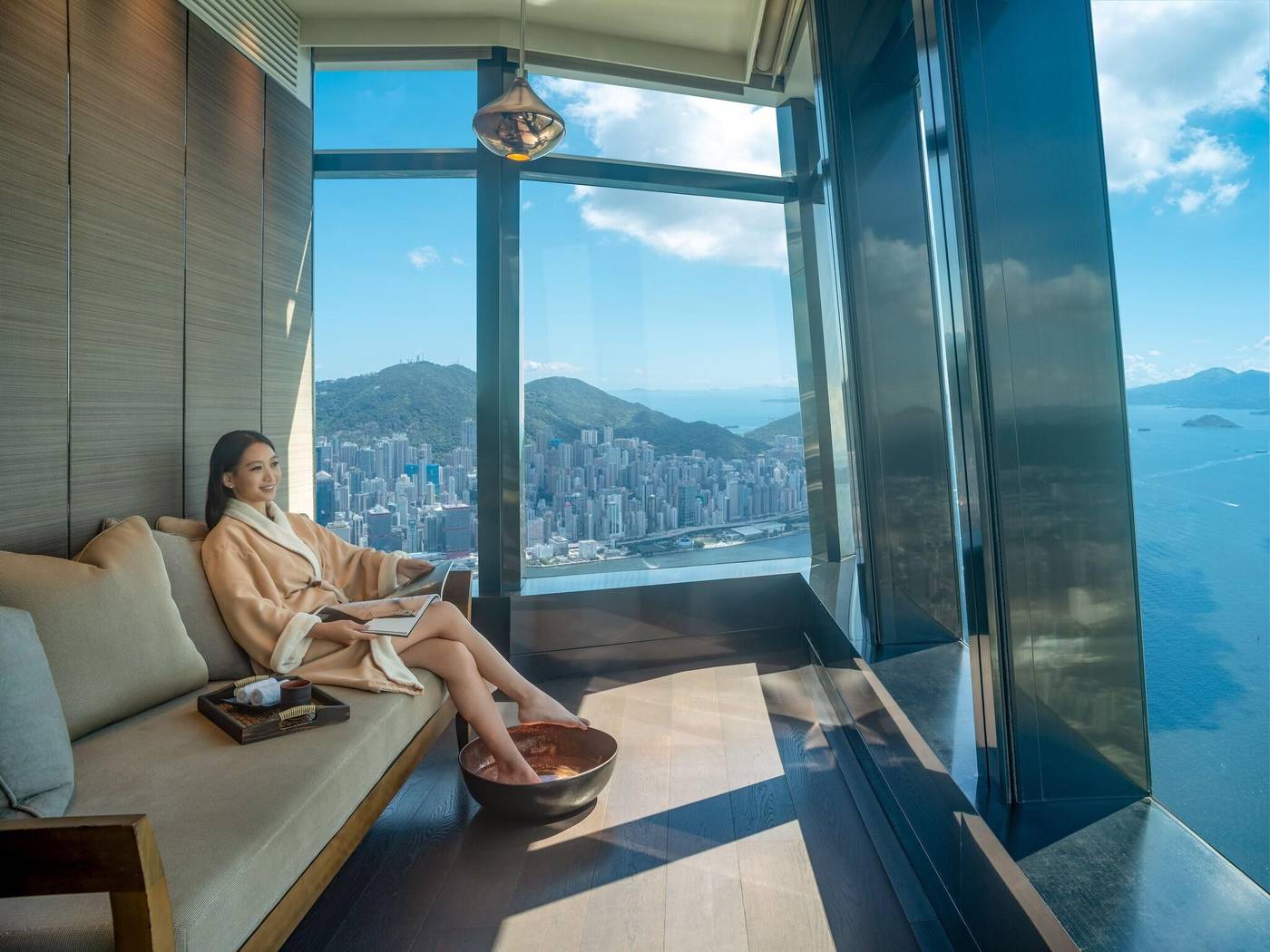The-Ritz-Carlton--Hong-Kong-Sports-and-Entertainment-3