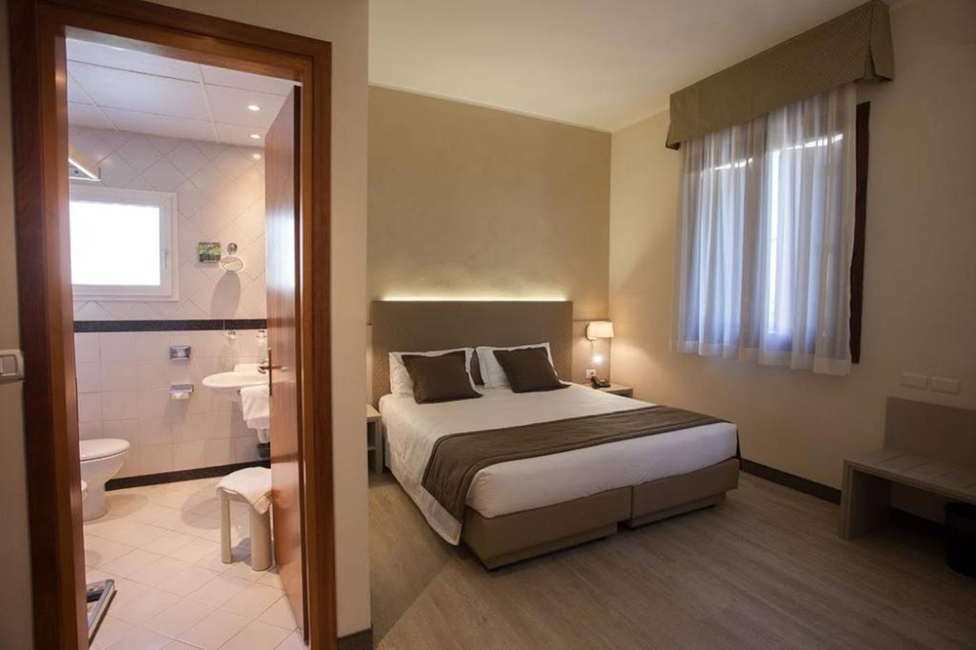 Ai-Pini-Park-Hotel-Room-20