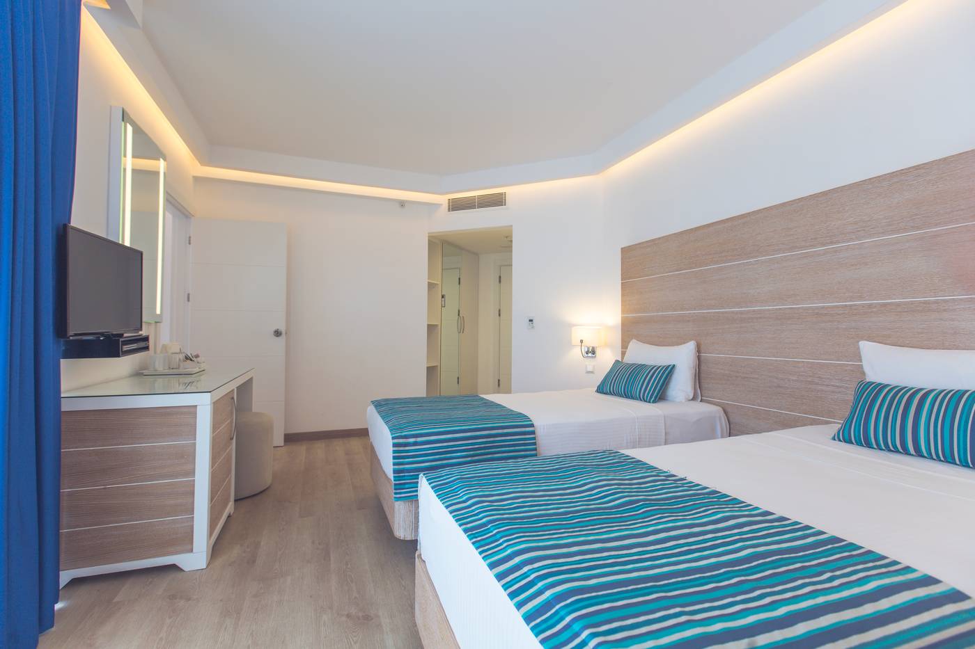 Garcia-Resort---Spa-Room-31