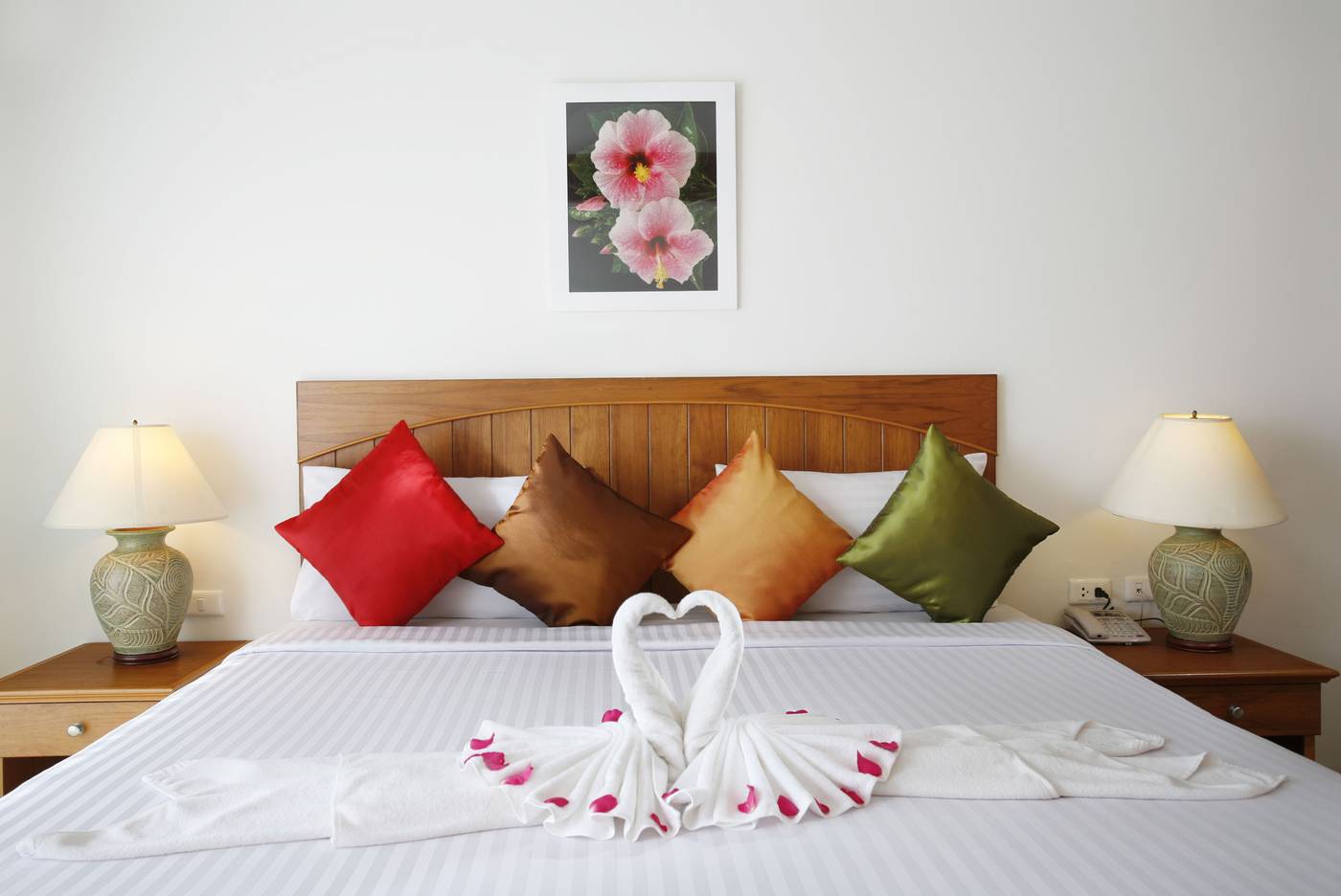 Jiraporn-Hill-Resort-Patong-Room-9