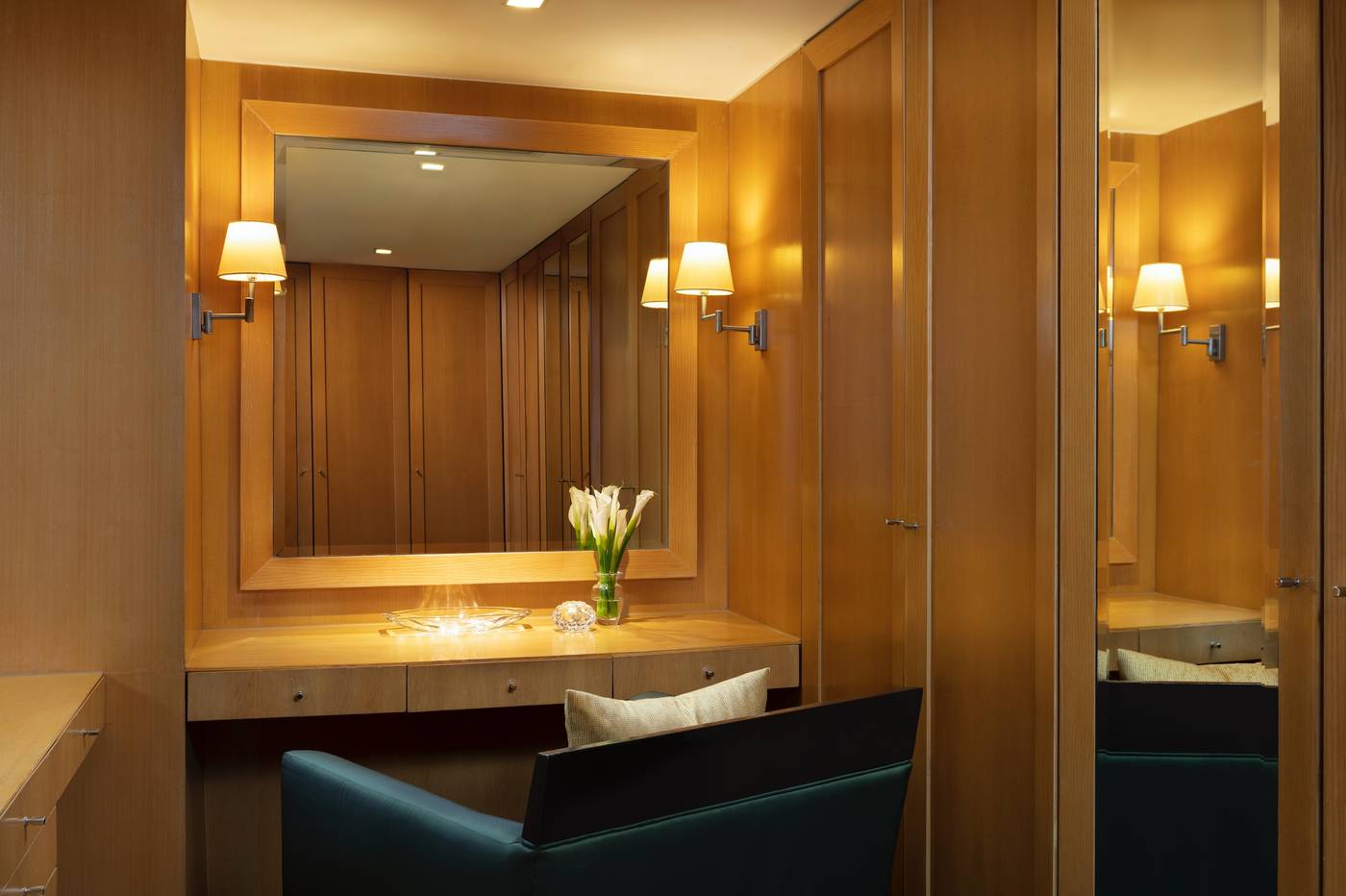 Tower-Club-at-Lebua-Room-37