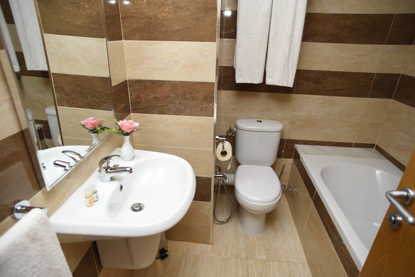 Downtown-Tunis-Hotel-Room-16