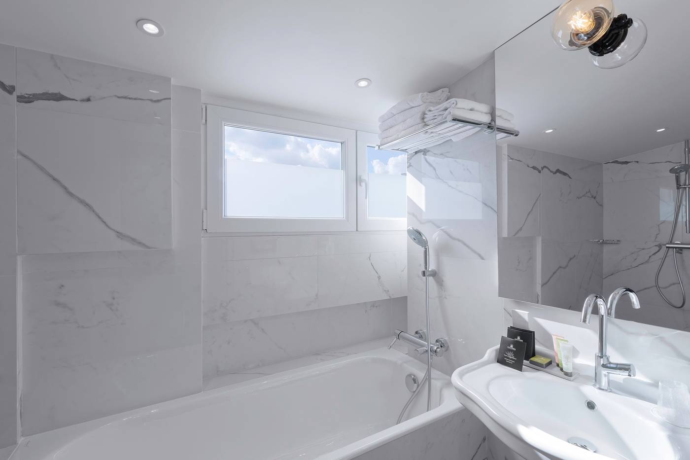 Hotel-34B-Astotel-Room-47