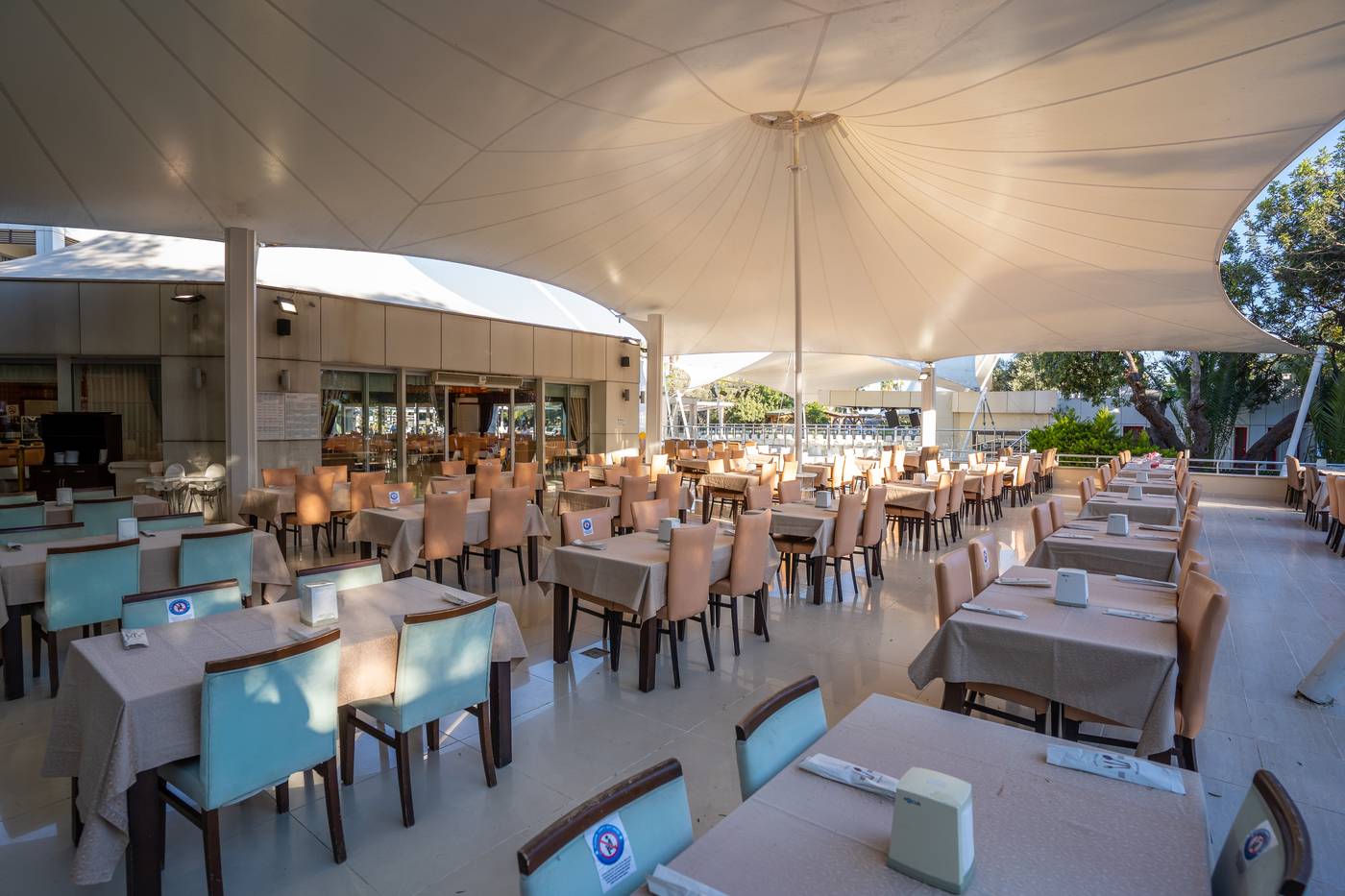 Latanya-Park-Resort-Restaurant-10