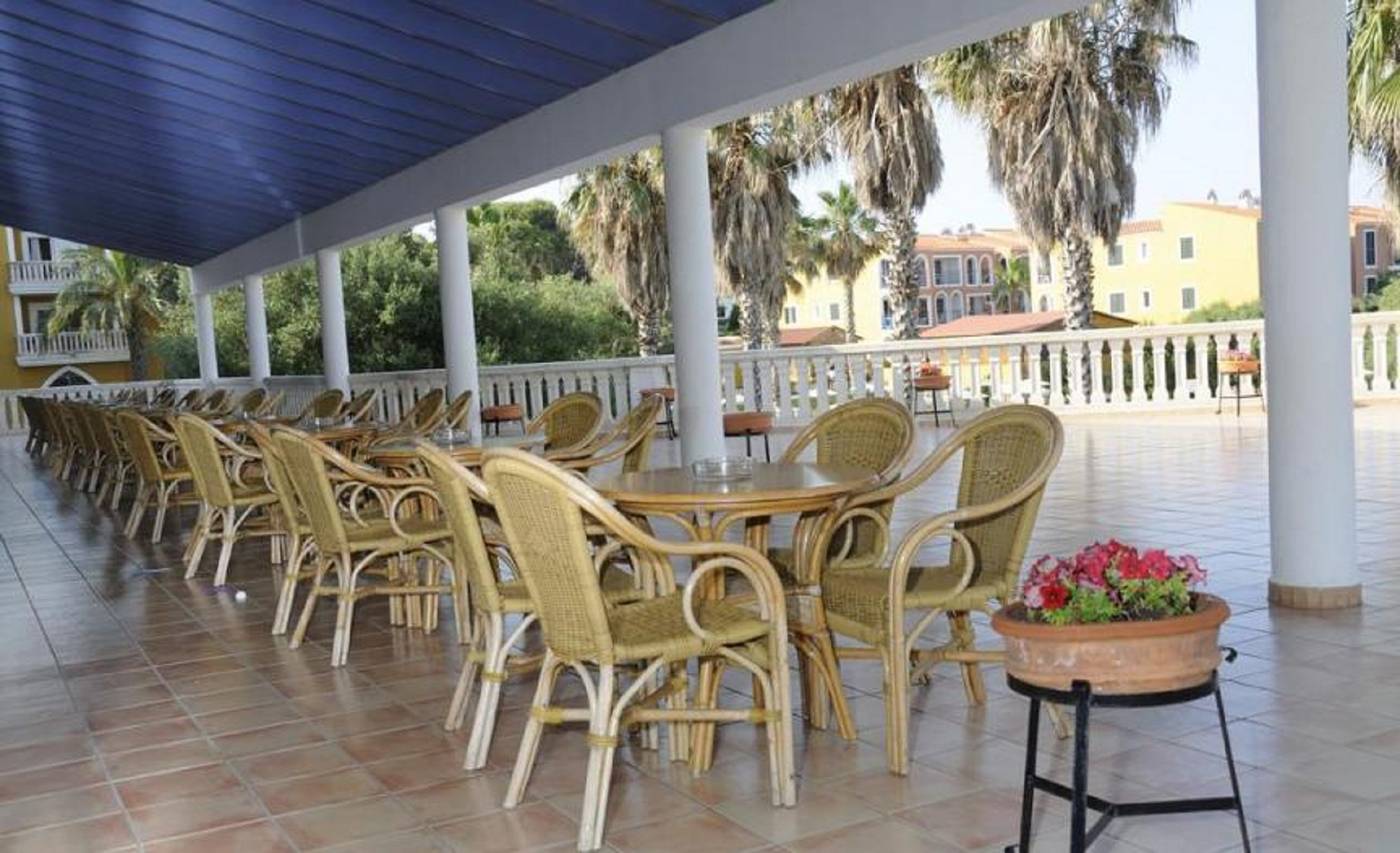 Vacances-Menorca-Resort-Terrace-17