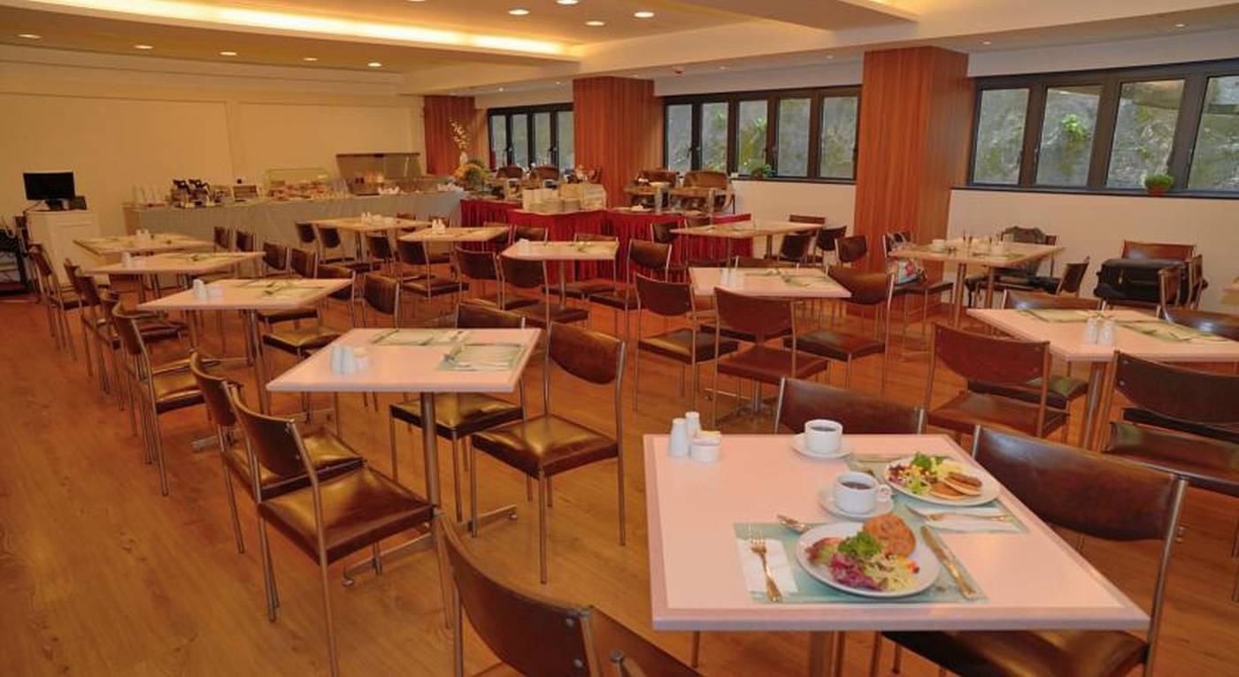 Caritas-Bianchi-Lodge-Restaurant-12