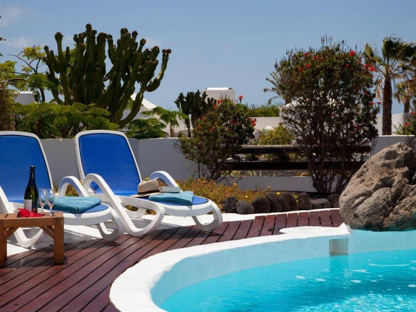 Villas-Heredad-Kamezi-Pool-2