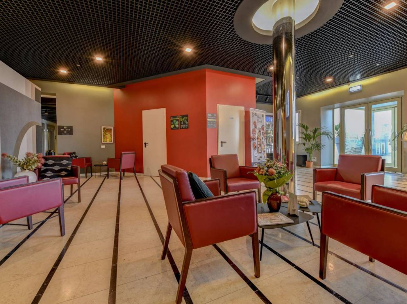 B-B-Hotel-Quarto-D-Altino-Lobby-1