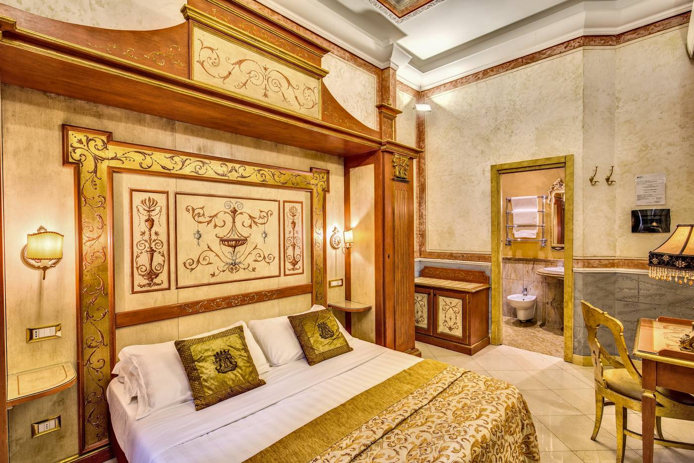 Romanico-Palace-Luxury-Hotel---Spa-Room-21