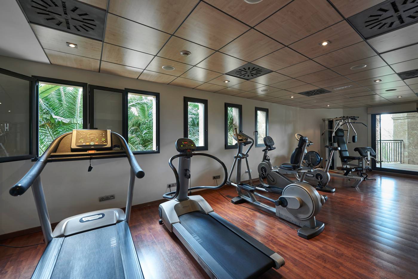 Insotel-Fenicia-Prestige-Suites---Spa-Sports-and-Entertainment-49