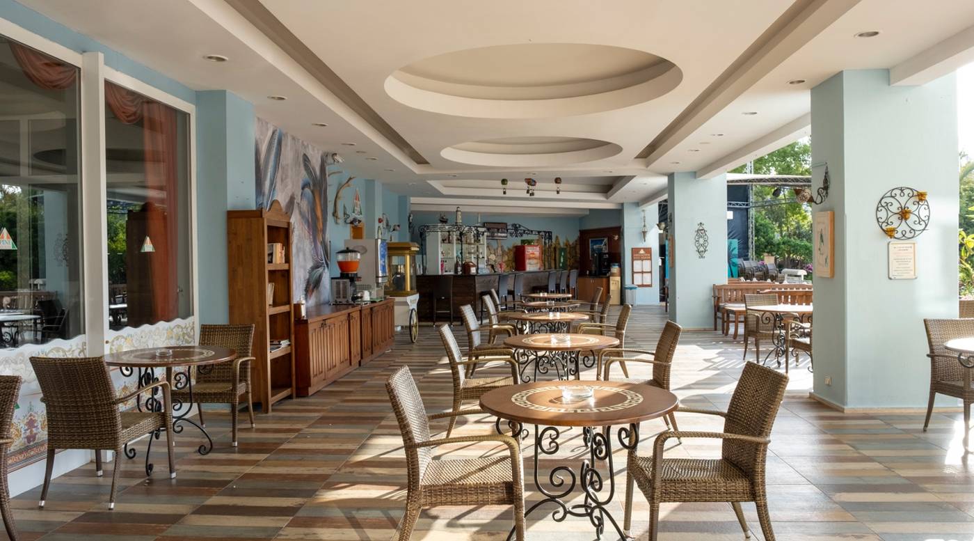 Pine-House-Hotel-Bar-39