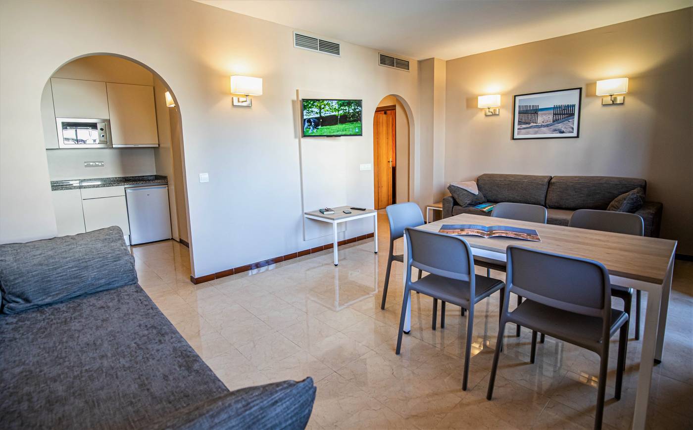 Aparthotel-Ilunion-Miramar-Room-23