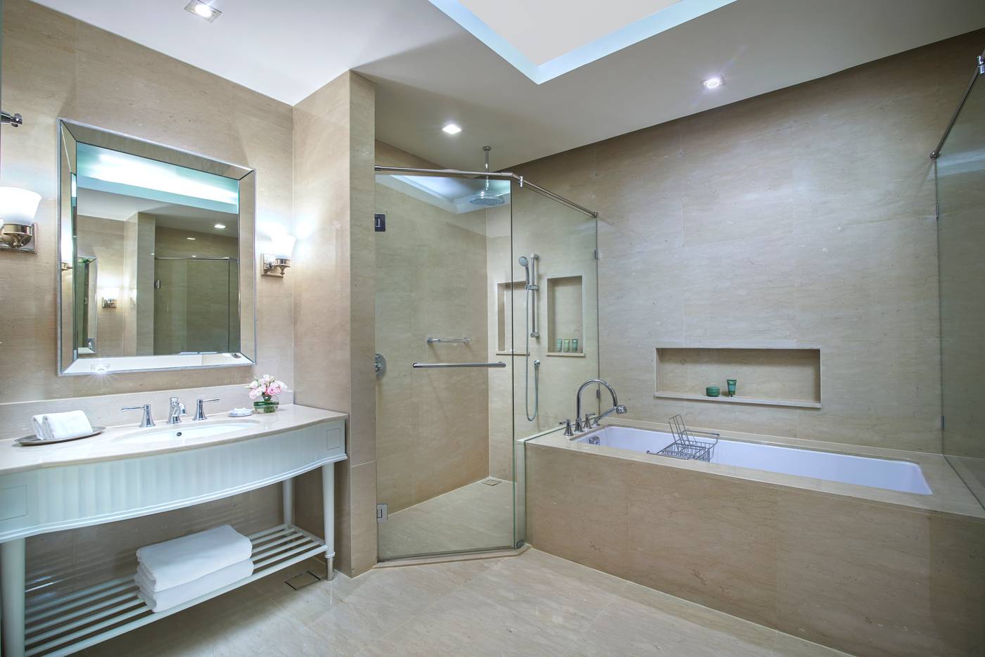 Oriental-Residence-Bangkok-Room-59