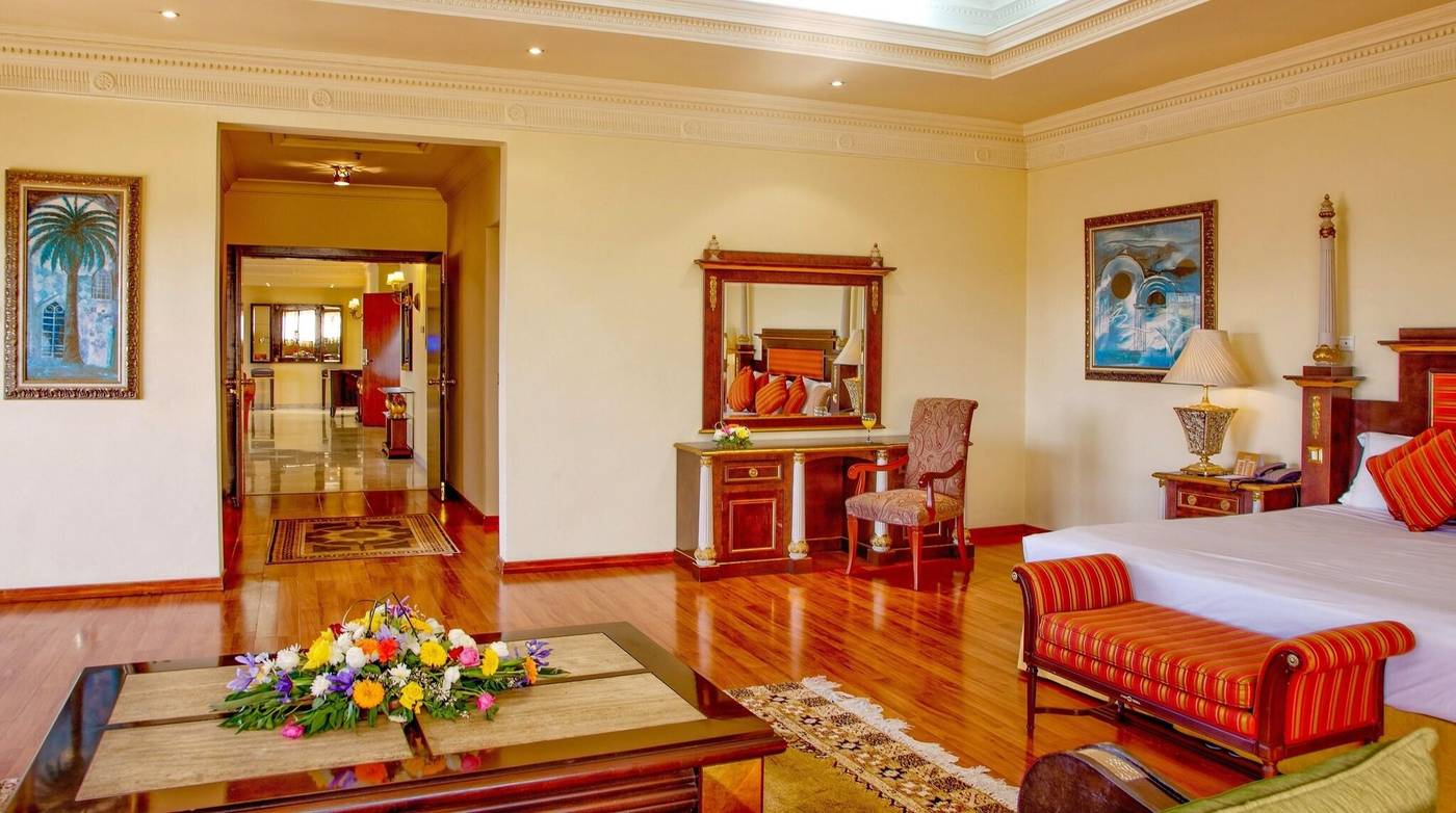 Royal-Mirage-Deluxe-Room-10