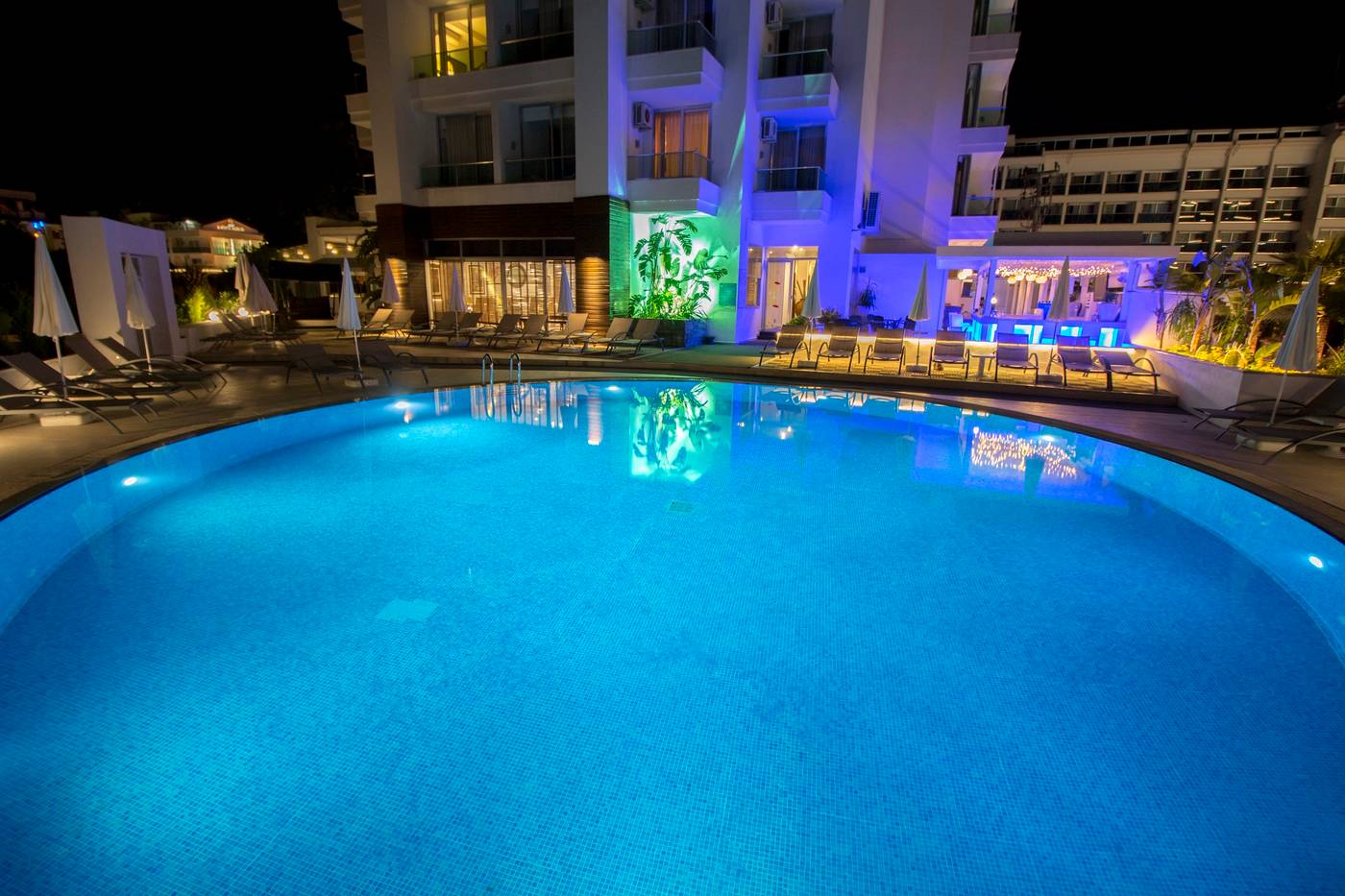 Munamar-Beach-Residence-Pool-6