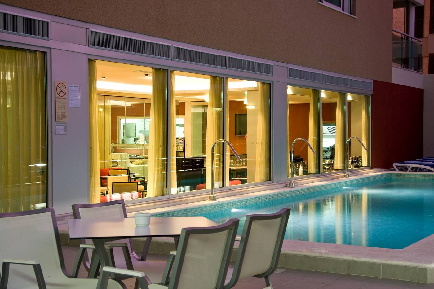 Montegordo-Hotel-Apartamentos---Spa-Pool-18