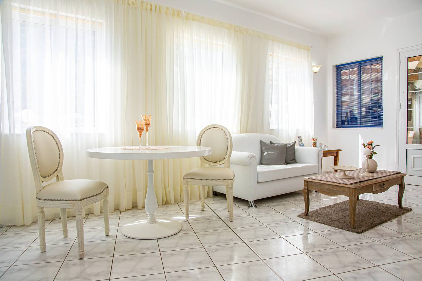 Villa-Mare-Monte-Lobby-90