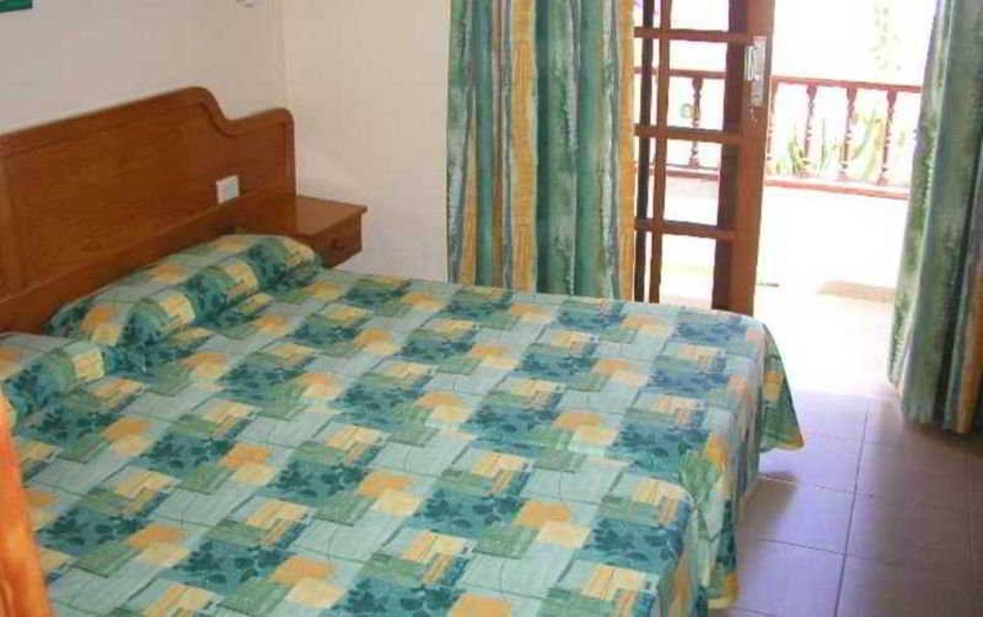 Bungalows-Grimanesa-Room-8
