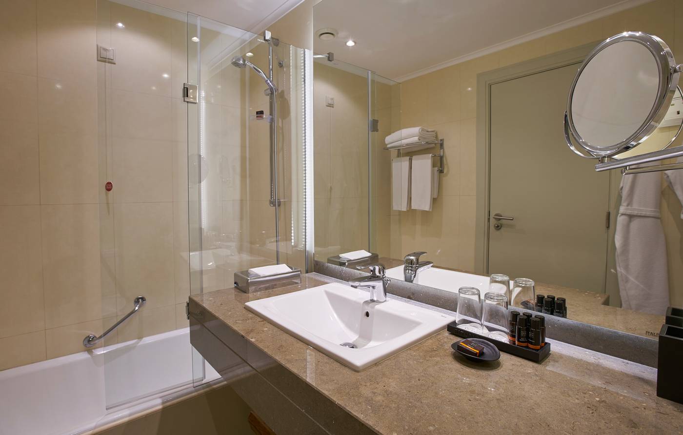 Suite-Hotel-Eden-Mar-Room-19