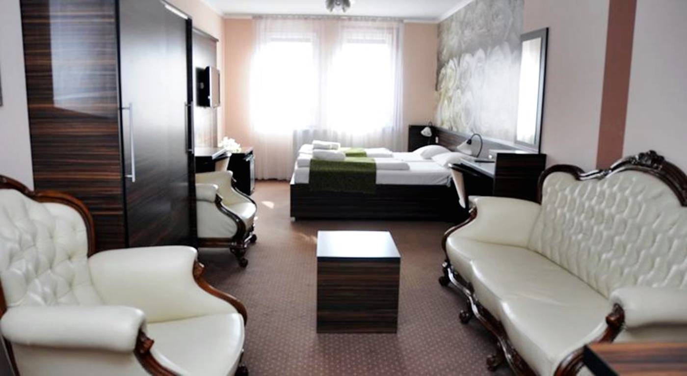 Green-Hotel-Budapest-Room-16