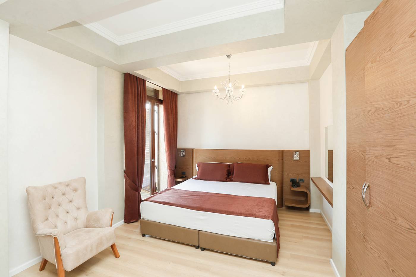 Oxford Hotel 12.12.25