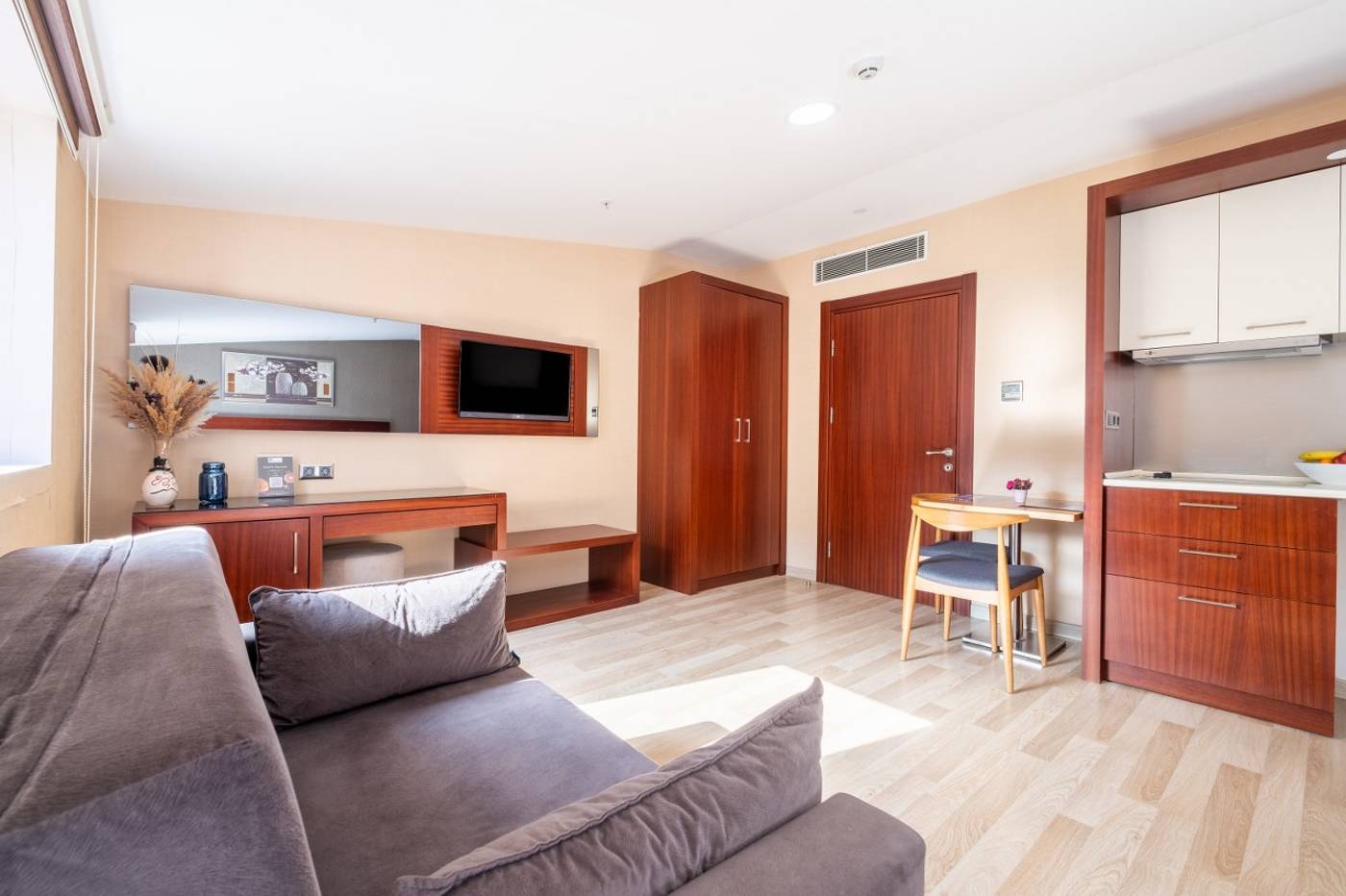 Park-by-Clover-Hotel-Room-13