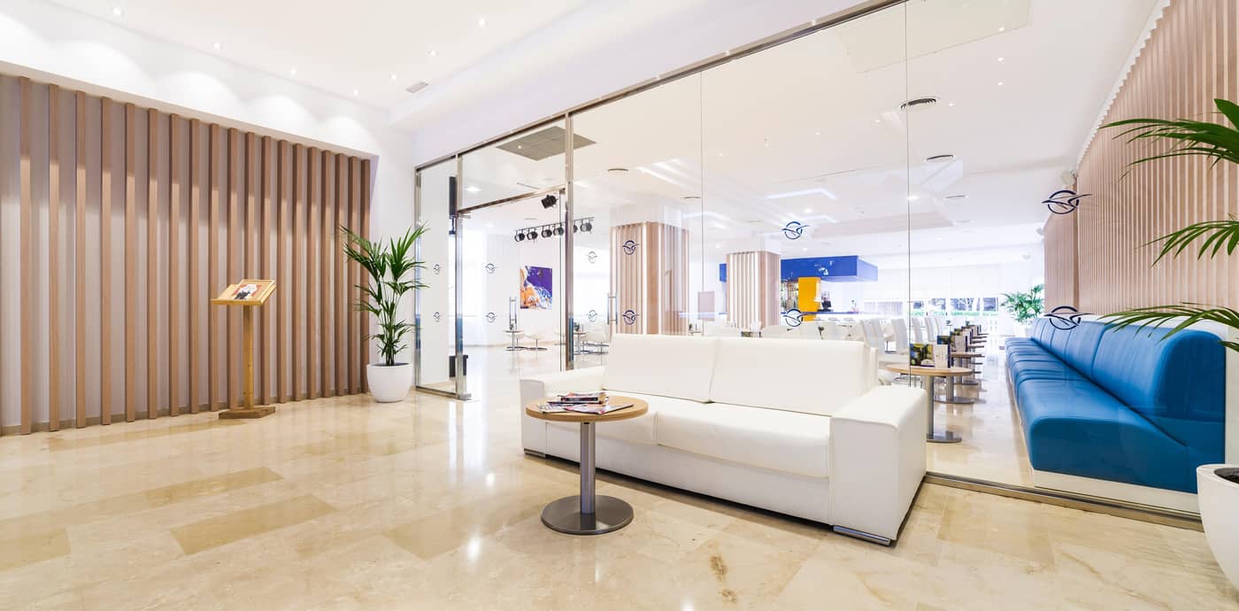 Globales-Lord-Nelson-Lobby-29