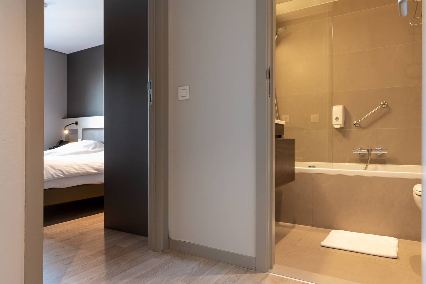 Castelnou Aparthotel-Belgium-GENT-Room-8