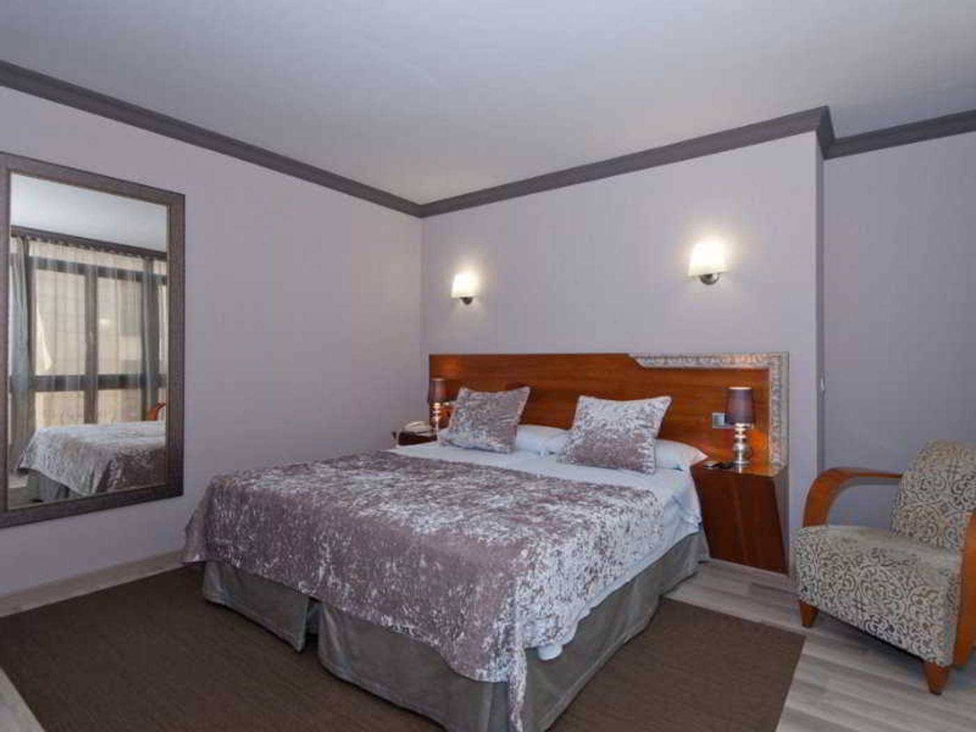 Vetusta-Spain-OVIEDO-Room-9