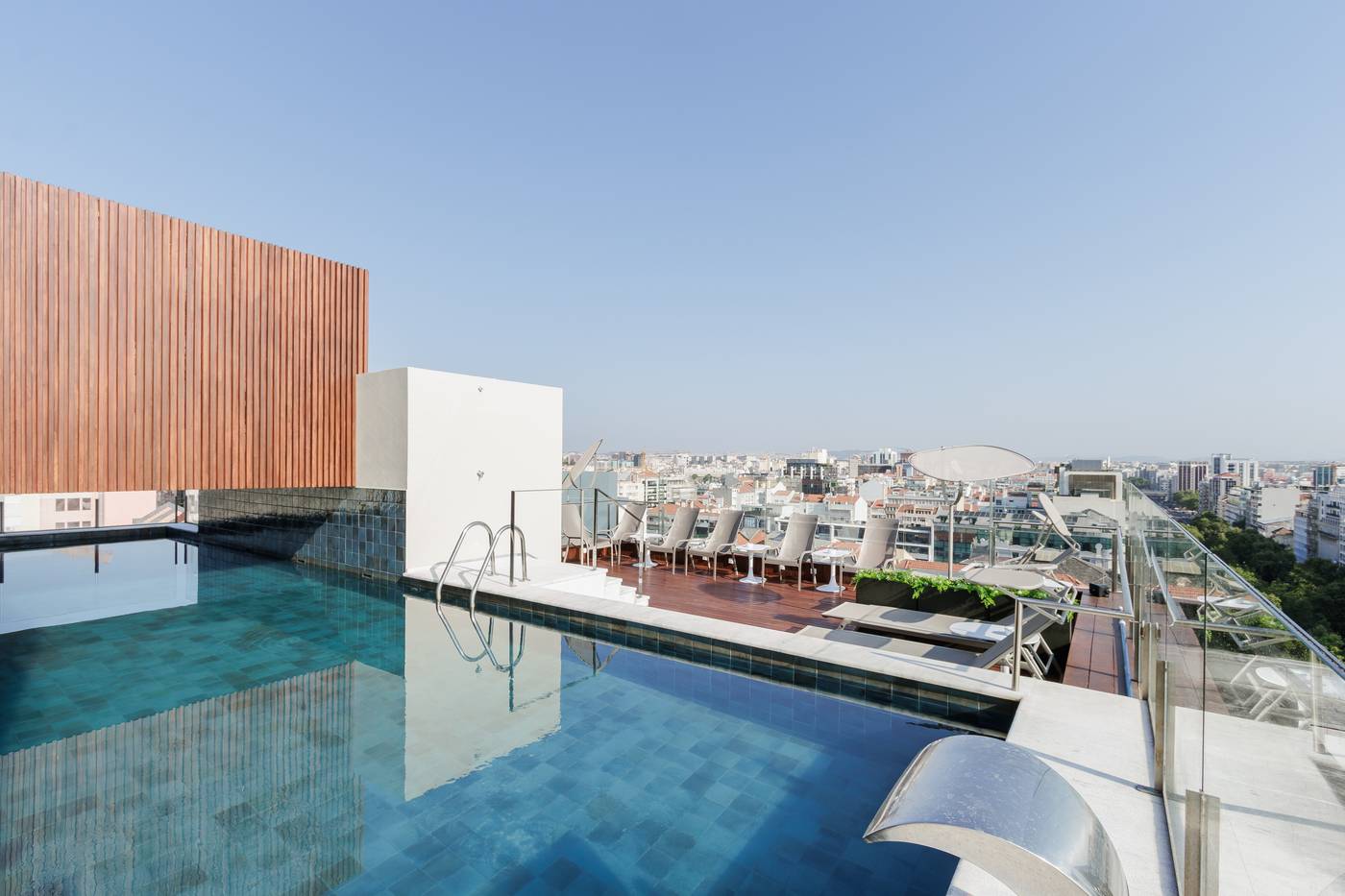 White-Lisboa-Pool-24